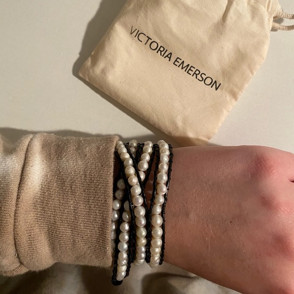 NWOT...Victoria Emerson Pearl Wrap Bracelet/Apple Watch band🌟 NWOT - Picture 3 of 3